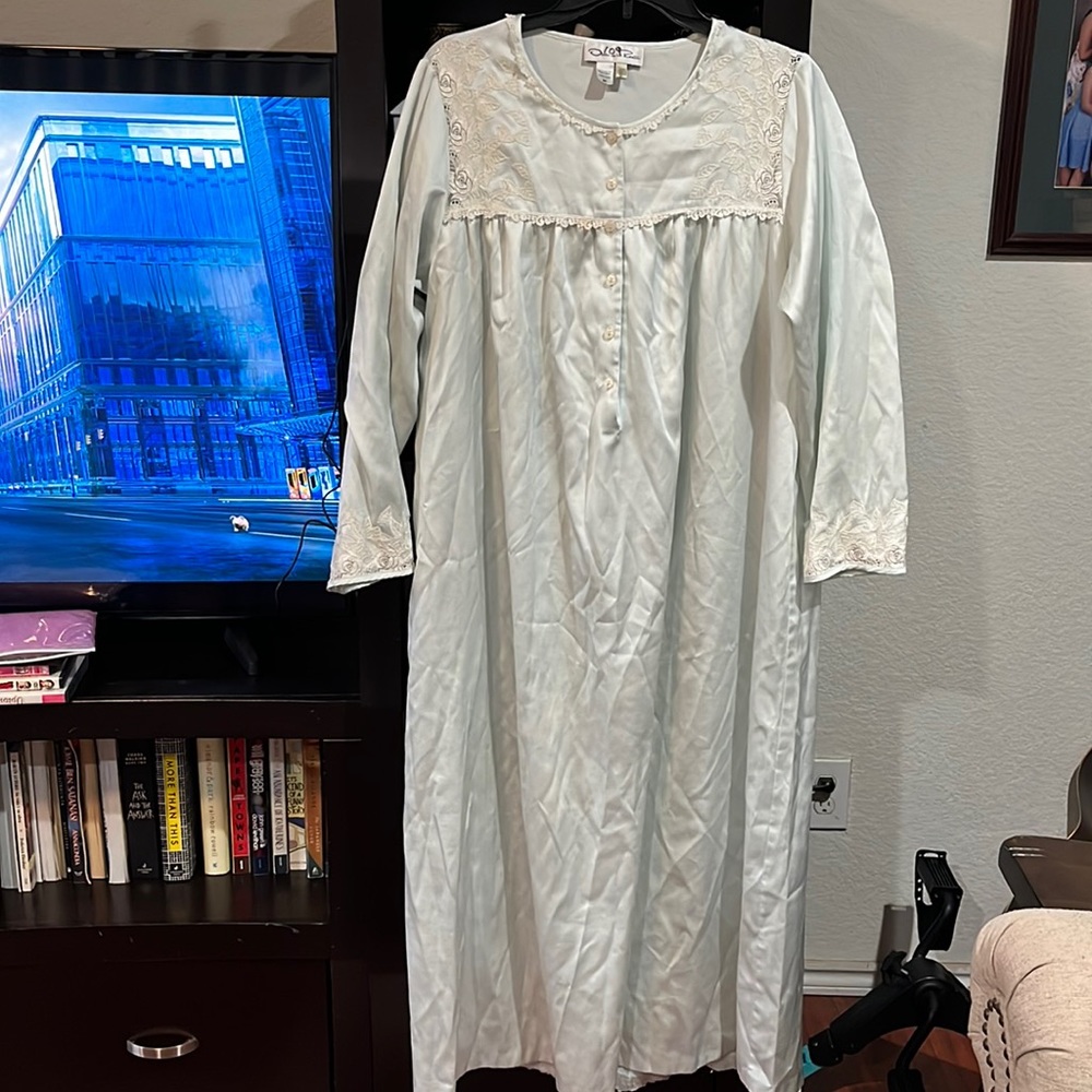 Oscar de la Renta vintage sleep gown